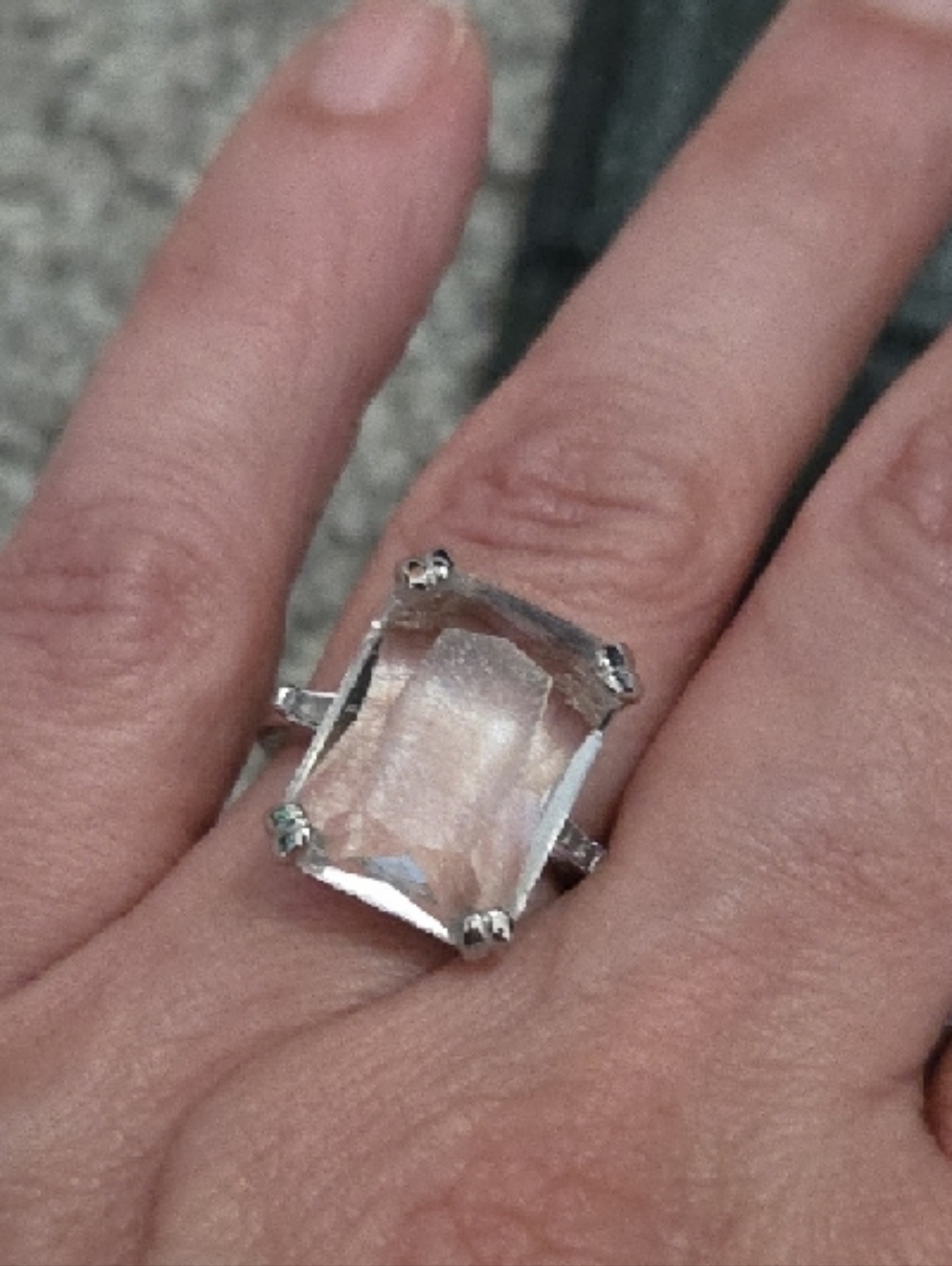 Clear Stone Solitaire Ring 10ct - Silver Tone Women’s Ring Size 6 With Box